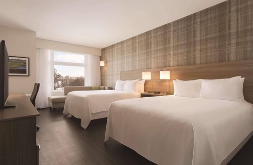 Fredericton Hotel | Radisson Hotel Kingswood Hotel Fredericton, NB