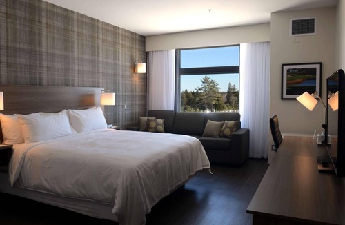 Fredericton Hotel | Radisson Hotel Kingswood Hotel Fredericton, NB