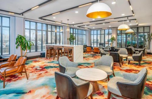 Saint-Laurent Hotel | Radisson Hotel Montreal Airport