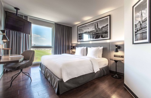 Ruemlang Hotel | Radisson Hotel Zurich Airport