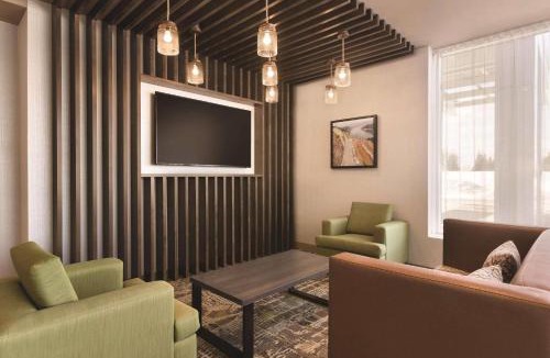Fredericton Hotel | Radisson Kingswood Hotel Fredericton, NB