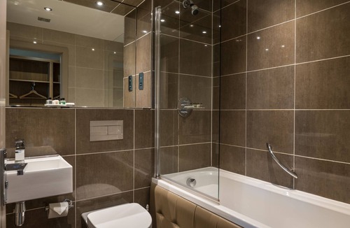 Larkhall Hotel | Radstone Hotel