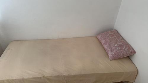 Berrylands Apartment | Raeburn Avenue House