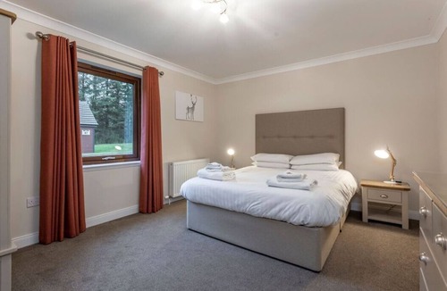 Glenisla Cabin | Raeburn Premier Spa, Dundee