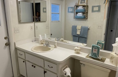 Sun 'N Lake Bed & Breakfast | RAE’S PLACE Bed & Breakfast