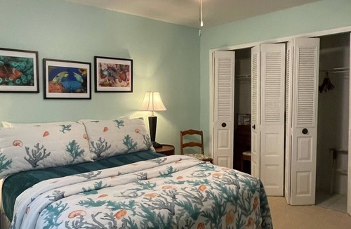 Sun 'N Lake Bed & Breakfast | RAE’S PLACE Bed & Breakfast