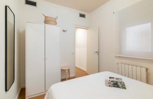 Collblanc y La Torrassa Apartment | Rafael Apartment by Olala Homes