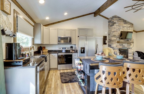 Murphy Cottage | Raft, Hike & Fish: Quiet Couple's Escape in Murphy