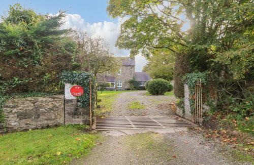 Llys Y Fran House | Rafters Cottage