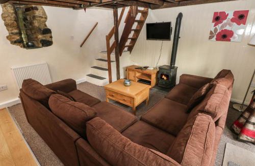 Llys Y Fran House | Rafters Cottage