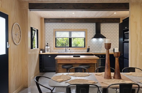 Raglan House | Raglan Country Lodge