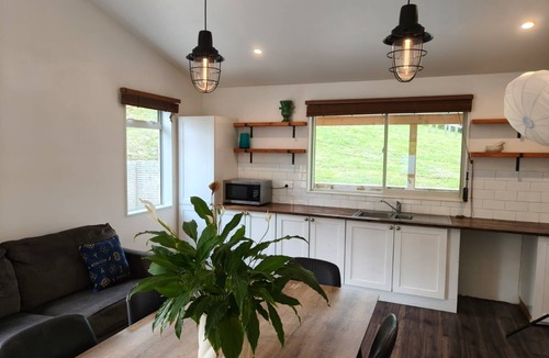 Raglan House | Raglan Hideaway (Te Uku)