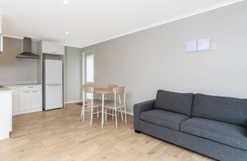 Raglan House | Raglan Hideaway (Te Uku)