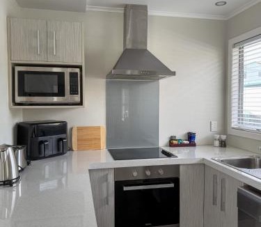 Raglan Hotel | Raglan Sunset Motel and Conference Venue