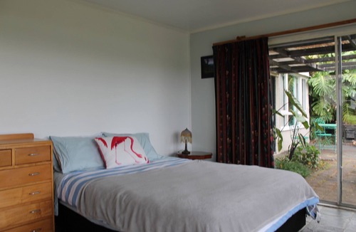 Raglan House | Raglan Waterfront Retreat