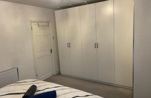 Boleyn House | Rahal Compton