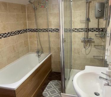 Boleyn House | Rahal Compton