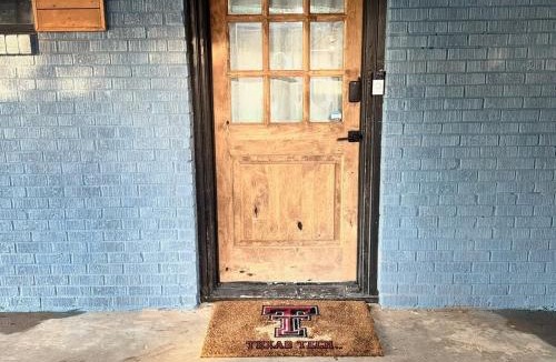Lubbock House | Raider Retreat-Your TTU Basecamp