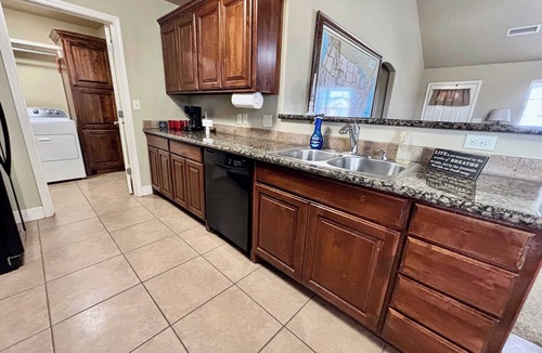 North by Northwest House | Raiderland Rest Stop - 3BR/2BA - Close to Campus