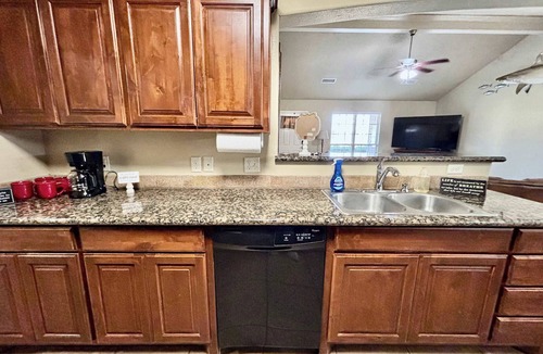 North by Northwest House | Raiderland Rest Stop - 3BR/2BA - Close to Campus