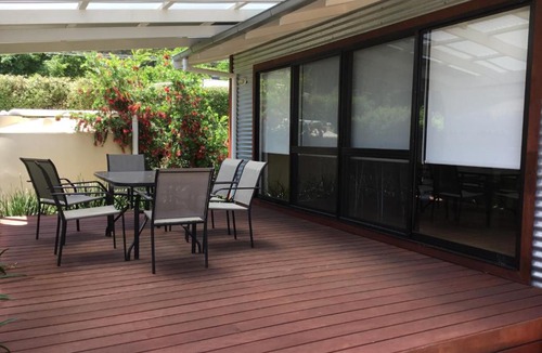 Myrtleford Villa | Rail Trail Cottage