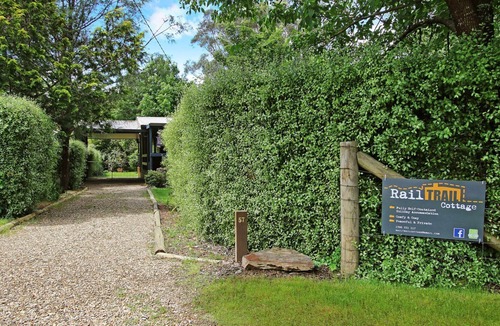 Bright Cottage | Rail Trail Cottage - BRIGHT