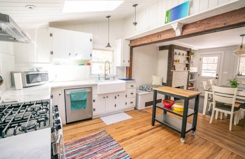 Kingston Cottage | Rail Trail Cottage: Charming Kingston Home