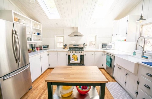 Kingston Cottage | Rail Trail Cottage: Charming Kingston Home