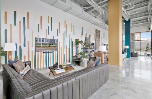 Five Points South Apartment | Railroad Park Reset, Modern Space