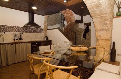 Castellote House | Rails del Temple