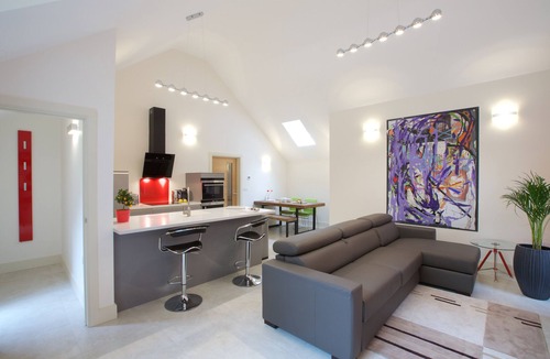 Nailsworth Condo | Railway Apartments