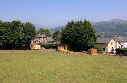 Abergavenny Cottage | Railway Carriage