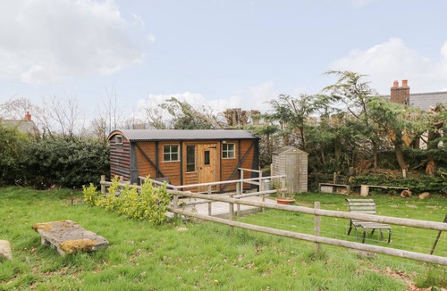 Abergavenny Cottage | Railway Carriage