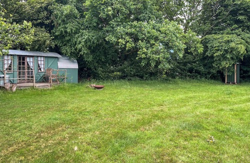 Ashford Cottage | Railway Carriage - UK49911