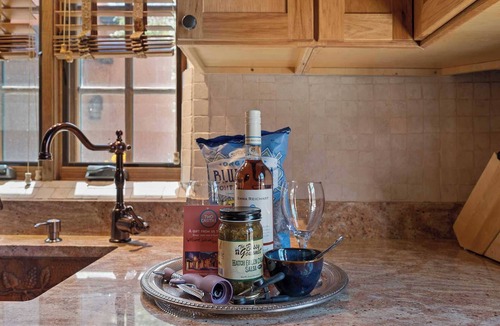 Downtown Santa Fe House | Railyard Adobe, Walk to the Plaza