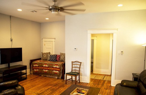 Pawhuska Apartment | Rain Song Loft, Pawhuska OK (Across from PW Mercantile)