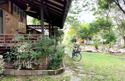 Central Seberang Perai Cabin | Rain Tree Country Home