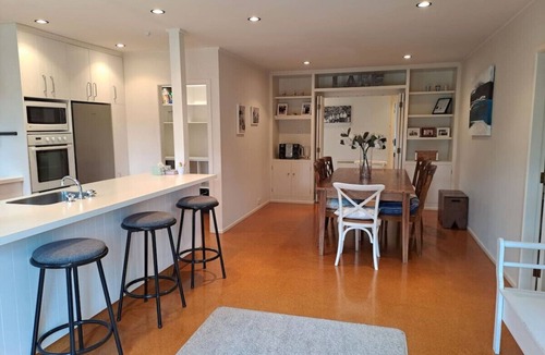 Rainbow Point House | Rainbow Bach 66 - Beautiful, modern home in Rainbow Point