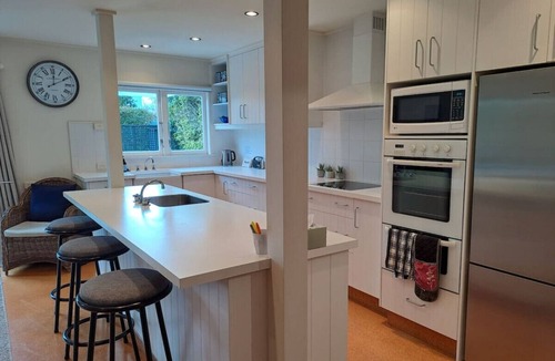 Rainbow Point House | Rainbow Bach 66 - Beautiful, modern home in Rainbow Point