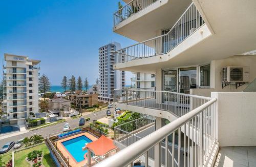 Coolangatta Apartment | Rainbow Bay Resort Holiday Apartments