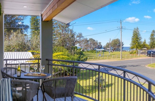 Bonny Hills House | Rainbow Beach House Bonny Hills