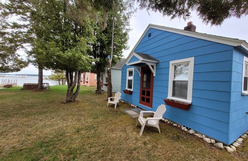 Cedarville Cabin | Rainbow Cabins (Blue Cabin #2)