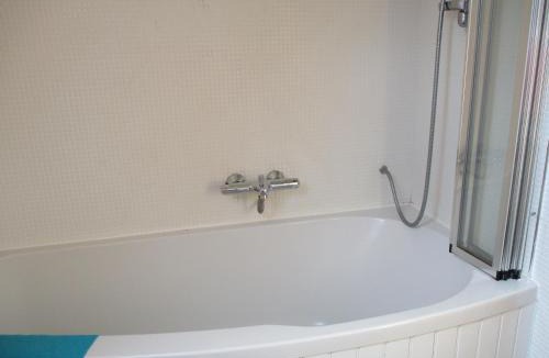 Saint-Nicolas-du-Pelem Apartment | Rainbow Cottages