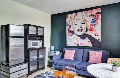 Coral Heights Apartment | Rainbow Falls 3 Stay for 2
