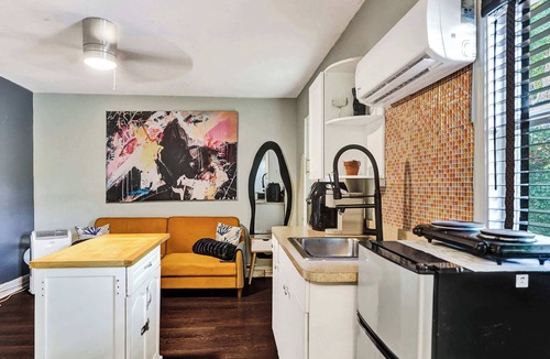 Coral Heights Apartment | Rainbow Falls 4 Stay for 2