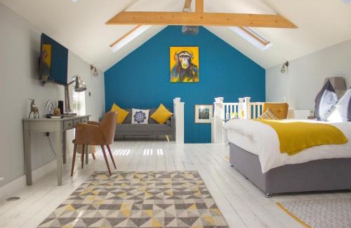 Lutterworth Apartment | Rainbow House - Entire Place