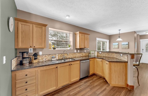 Baldwin Cottage | Rainbow Lake Luxury Beachfront Oasis with Hot Tub! - Hosted by Simple Lyfe Stays