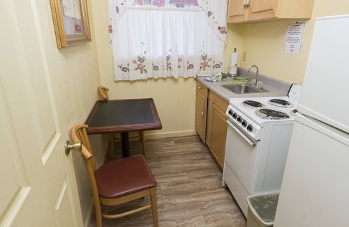 West Colorado Springs Hotel | Rainbow Lodge and Inn