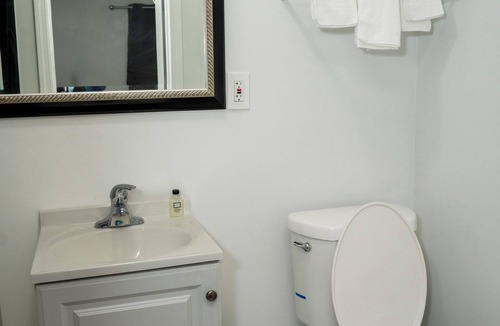 Monocacy Station Hotel | Rainbow Motel