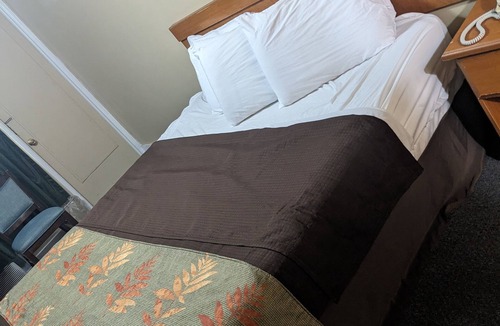 Hendersonville Hotel | Rainbow Motel